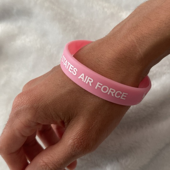 Pink and white United States Air Force silicone bracelet - Picture 3 of 17
